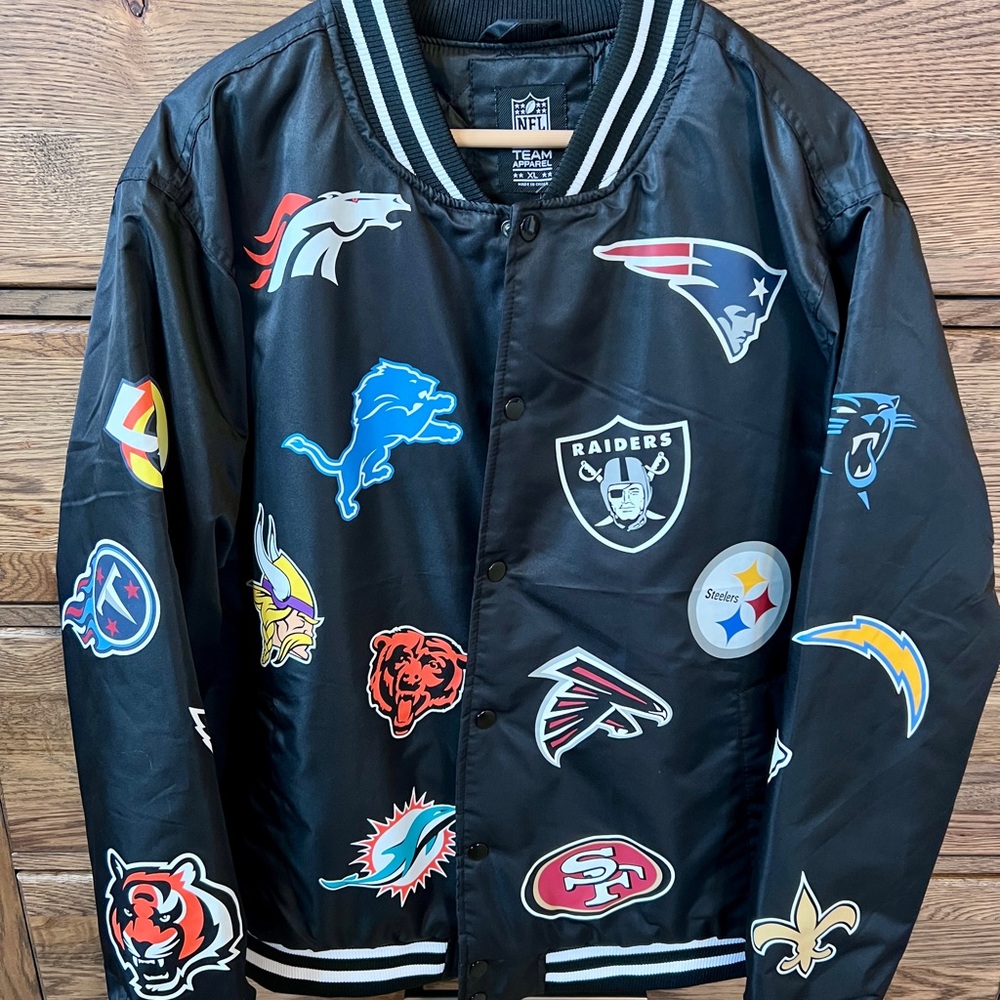 NEW NFL All Teams Logo Bomber Jacket Black Team Apparel Men’s XL